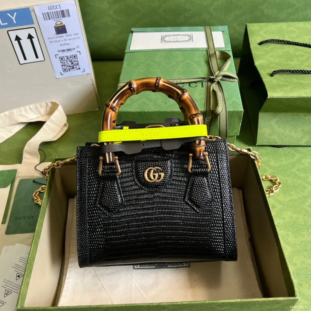 First bag ru Gucci Diana bag lizard mini 0705